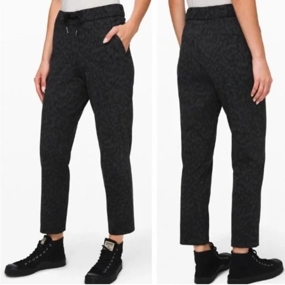 Lululemon On The Fly 7/8 Pant Formation in Camo - Picture 1 of 6